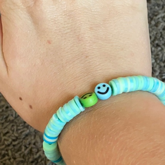 Clay bead bracelet - Picture 2 of 3